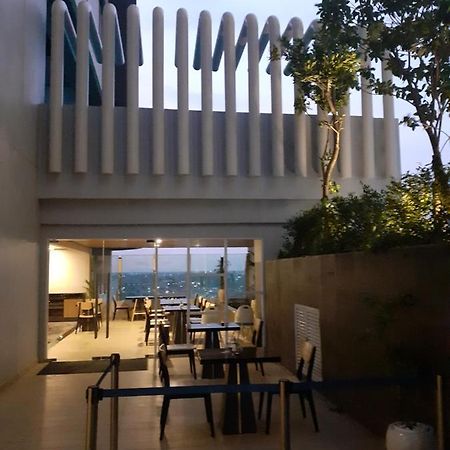Bess Mansion Apartment, 16Th Floor Surabaia Exterior foto